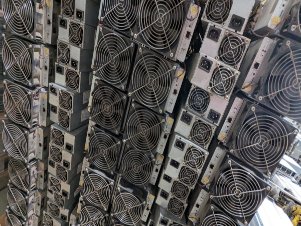  D-Central Technologies Launches Antminer Space Heater XL v2: Transform Your Heating Costs into Bitcoin 