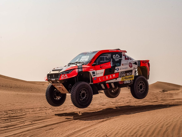 Near drama before the start: Aliyyah Koloc's final Dakar preparation saved by DHL plane