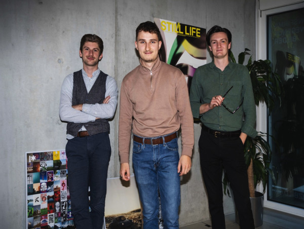  PLAKATIV.STORE: [COLLECTIVE] und R17 Ventures erschliessen neuen Wachstumsmarkt in der Print-Branche 
