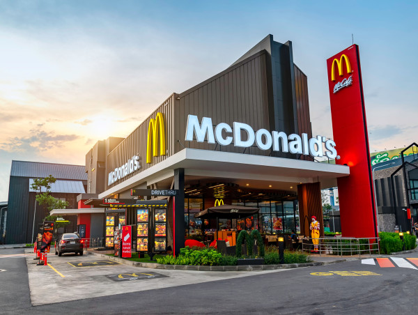  McDonald’s to increase stake in its China business 