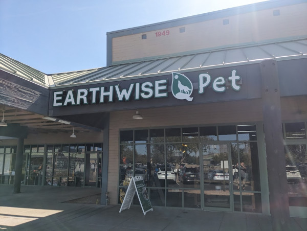  EarthWise Pet Announces Opening of Brand New Store in Chandler, Arizona 