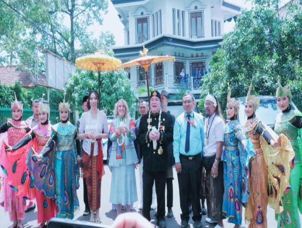  Visions of Peace Initiative Celebrates International Children's Day 