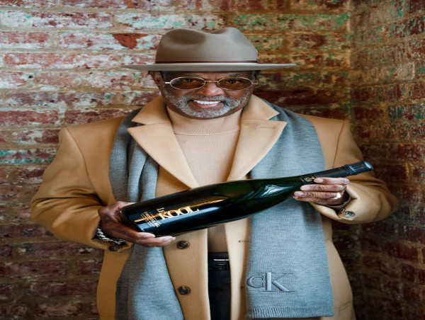  Robert Kool Bell’s Le Kool Champagne and CoolVines Team Up For Holiday Fundraising 
