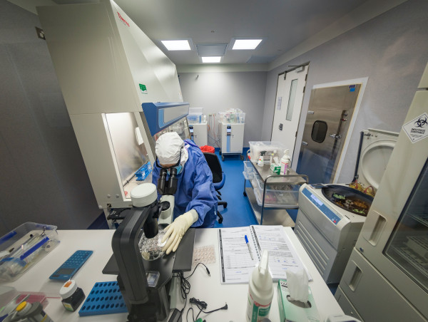  3rd gen anti-CD19 CAR T-cells demonstrate efficacy without neurotoxicity in B-cell lymphoma phase 1 clinical trial 