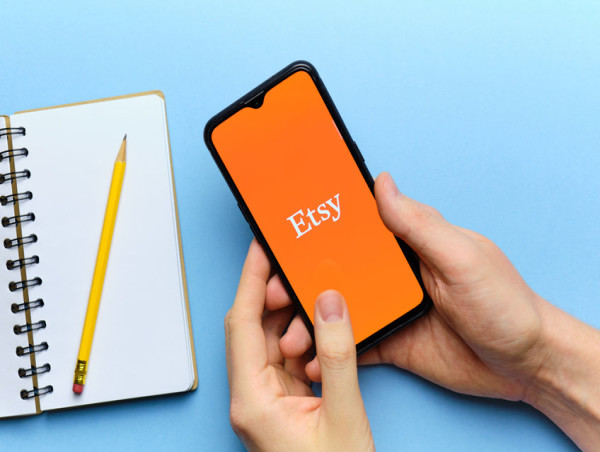  Etsy announces a layoff as it’s ‘operating in a challenging environment’ 