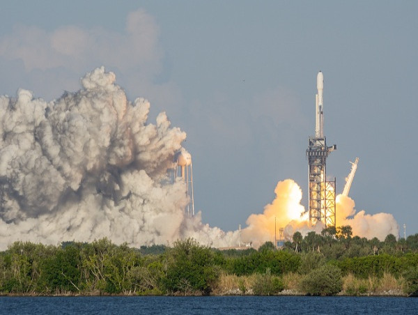  Following the Dogecoin moon mission, Memeinator plans a $250K space odyssey 