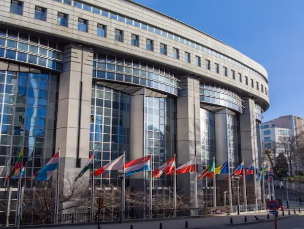  Meps call on Josep Borrel to take action to protect the rights of minorities in Iran 