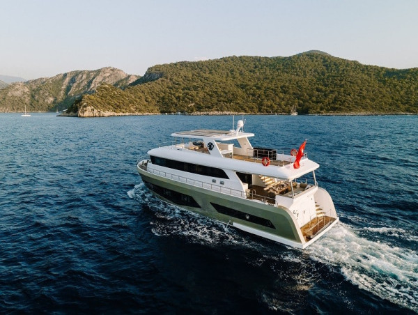  MIRYA YACHTING EXPANDS FLEET WITH ADDITION OF MOTORYACHT BY C&F 