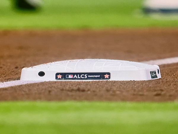  Camera Corps Basecam Approved by the Major Baseball League (MBA) 