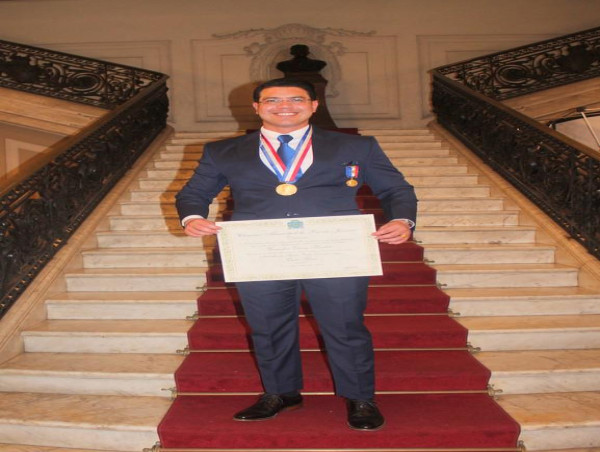 Luiz Góes recebe a Medalha Pedro Ernesto