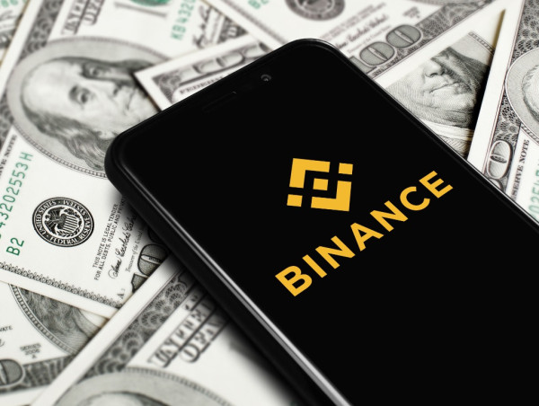  Binance Labs invests in Memecoin (MEME): token pumps 