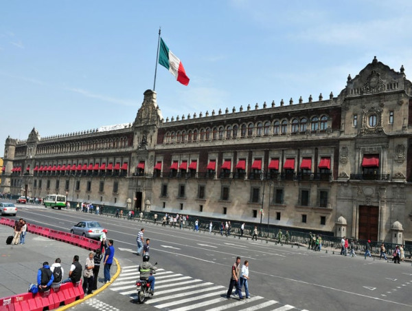  MXN falls as Mexico posts December inflation data 