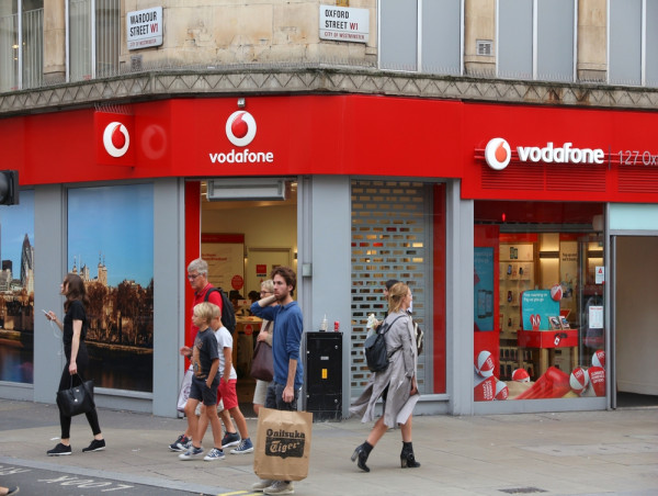  What’s happening with the Vodafone (VOD) share price? 
