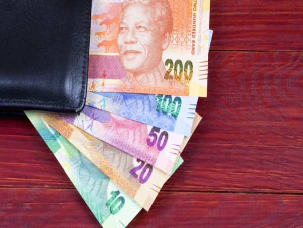  USD/ZAR stands strong as South Africa releases manufacturing figures 