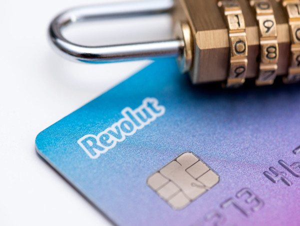  Revolut secures top spot as Europe’s premier online bank with 35 million customers 