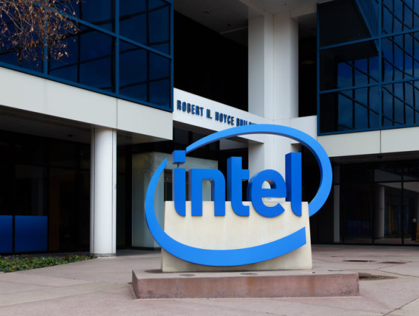 Intel CEO shares timeline for chip independence