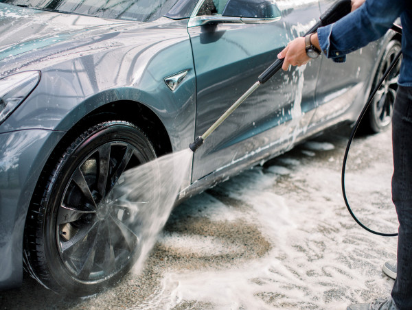  Pressure Washer Safety: How to Use Equipment Safely and Effectively 
