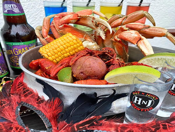  Hot N Juicy Crawfish Annual Crawfish Eating Contest is Back 