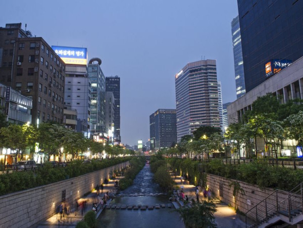 USD/KRW stalls, KOSPI index rises as South Korea exports, PMI rise