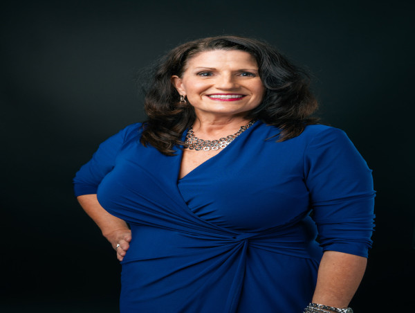  Dawn Mattera Corsi Joins Forces with SuccessBooks® and Lisa Nichols to Co-Author Inspirational Book, 'Rise Up!'