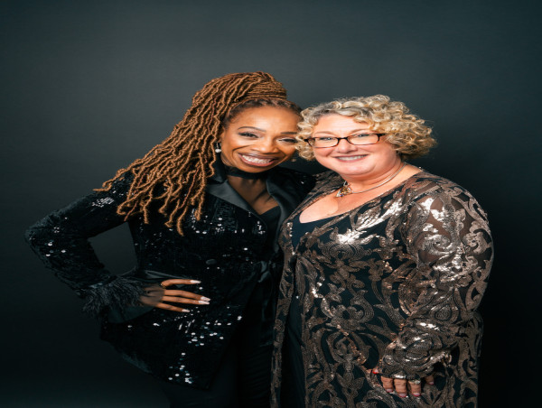 Dr. Teri Rouse Teams Up with SuccessBooks® and Lisa Nichols to Co-Author the Empowering Book, 'Rise Up!'