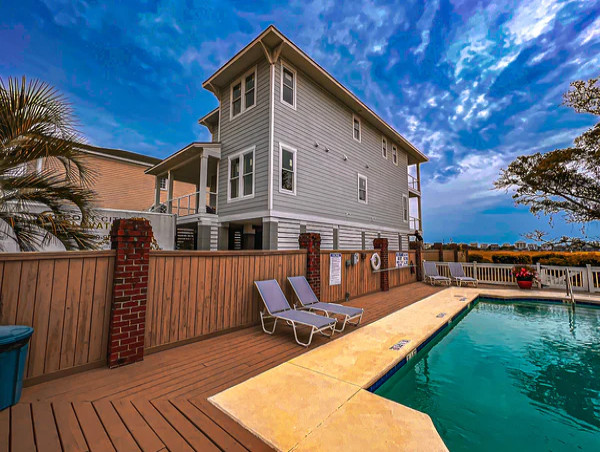  Wickedly Awesome: Pawleys Island Home with Award-Winning Ocean & Marsh Views On Sale for $1.79M 