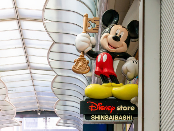  Disney to merge Indian media business with Reliance 