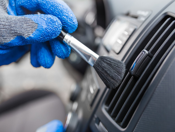 Choosing the Right Brushes and Cloths for Effective Detailing