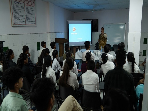  Truecaller and Delhi Police Conduct CyberWise Training Session to Enhance Safety in Digital Communication 