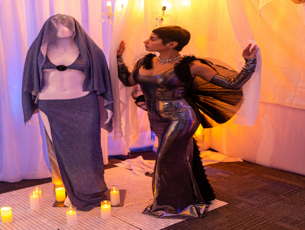 La Artista Y Diseñadora de Moda Puertorriqueña Lisa Camero Hace Historia Con Sus Diseños Al Alunizar en la Luna