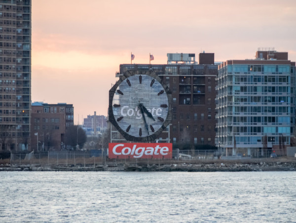 Colgate-Palmolive (CL): dividend king stock gets overbought