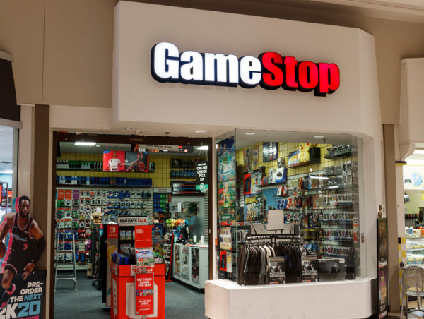  GameStop stock slowly forms a bullish pattern ahead of earnings 