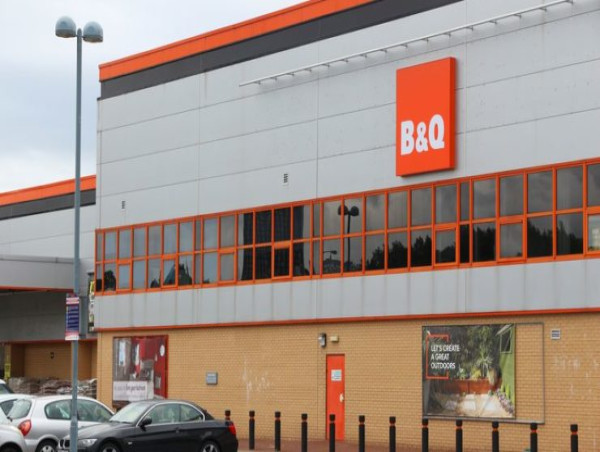  B&Q owner Kingfisher shares fall as co warns of profit slump amid overhaul efforts 