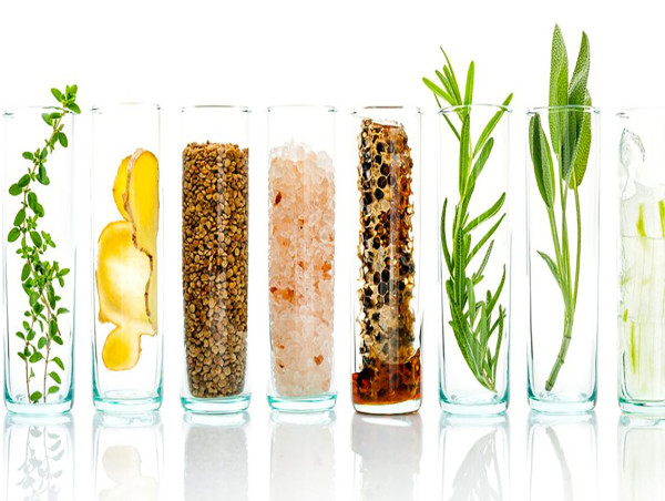  OM Botanical Bridges Science and Tradition: The Fusion of Ayurveda and Modern Skincare for Aging Skin 