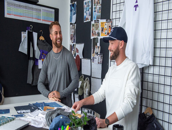  UNRL, Adam Thielen Sign Multi-Year Contract Extension 