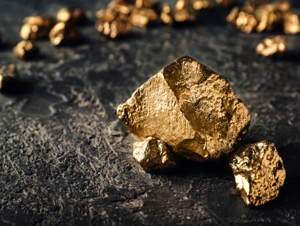 GLD, IAU, and UGL ETFs in focus as gold price surges