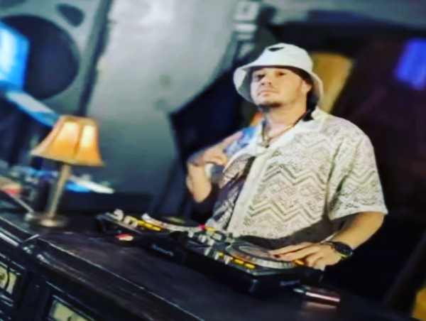  DJ CEO Ignites a Hip Hop Renaissance with the Resurgence of DJ Mixtapes 