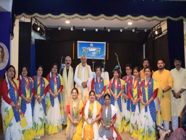  Bengali Female Music Band Sampan Bring a Slice of Bengal's Culture to the Capital City 
