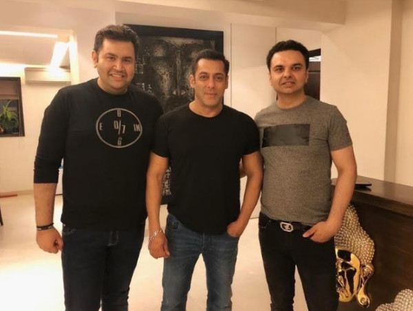 Salman Khan Lauds Gurugram-based Elan Group for Adopting Flood-affected Khidrapur Village 