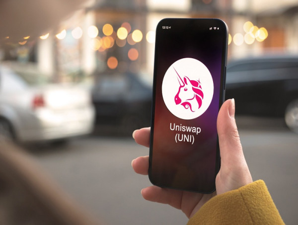 UNI falls after SEC’s Wells notice; BTC bounce lifts KangaMoon (KANG)