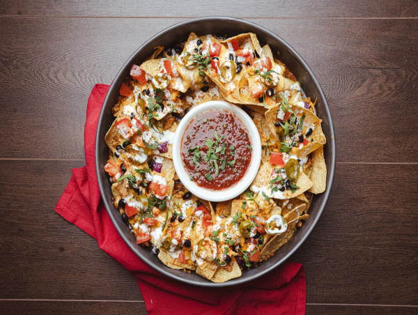 Old Chicago Pizza + Taproom Kicks off The Cinco Beer Tour with Nacho Average Menu