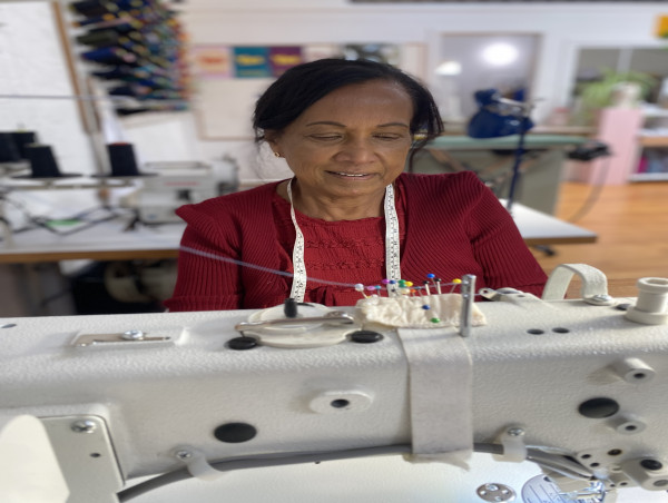  Revolutionising Sustainable Fashion: Second Stitch Partners with Hello Tailr for Nationwide Online Alterations Service 