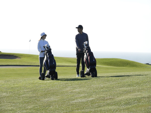 GOLFERS SWITCHING TO AN ELECTRIC CADDY FEEL FITTER & PLAY MORE