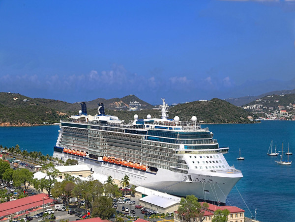  Carnival vs Royal Caribbean: which is the best cruise stock to buy? 