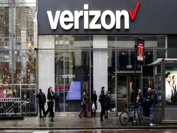 Verizon Communications Inc (VZ) reports drop in income and EPS for Q1 earnings