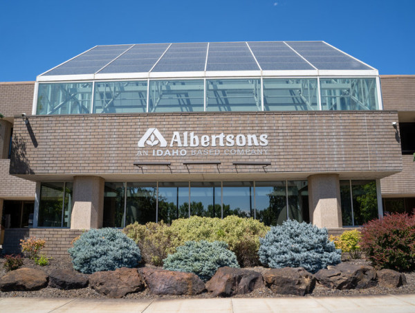 Albertsons ‘expects to face ongoing headwinds’ after Q4 earnings