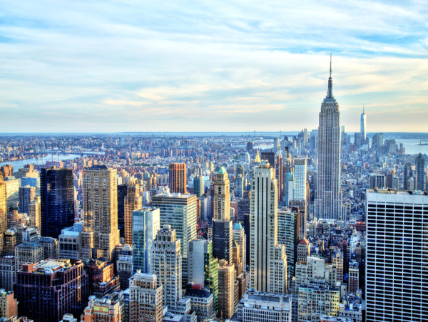 Realty Income and Agree Realty are good REITs: are they worth it?