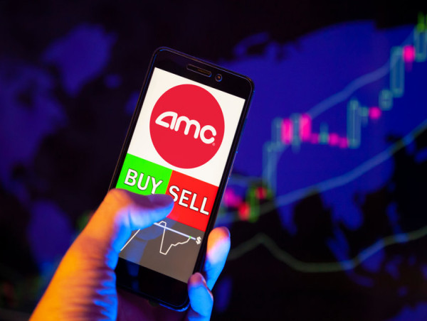  AMC stock price forecast: beware of this crucial risk 