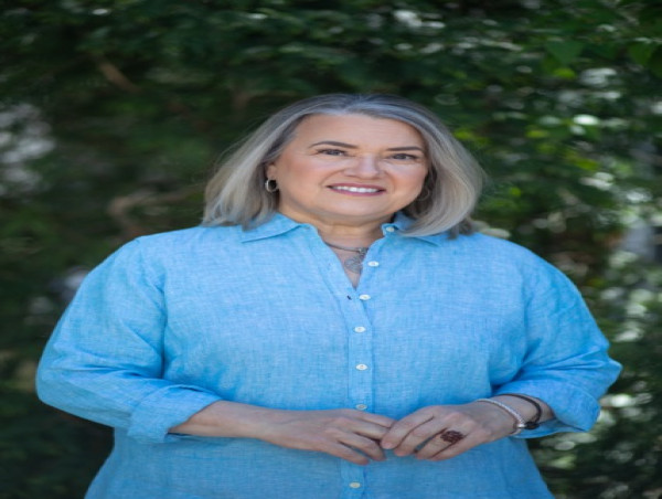  Renowned Host and Executive Producer Maria Lawton to Receive Honorary Degree from Bristol Community College 