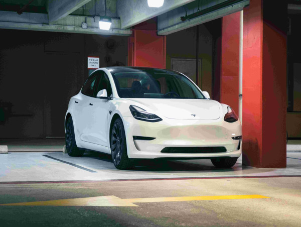 TSLY ETF: Is this dividend paying Tesla stock a good buy?
